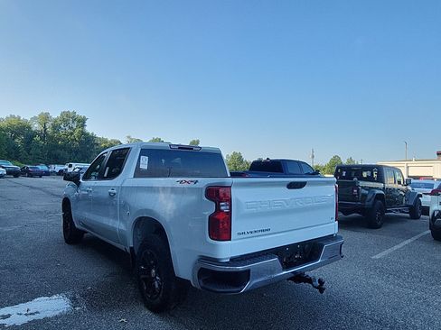 Used 2024 Chevrolet Silverado 1500 LT AWD/4WD image 3