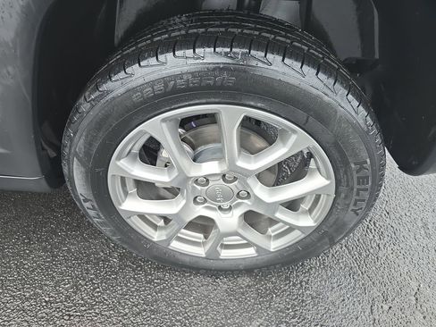 Used 2022 Jeep Compass Latitude image 33