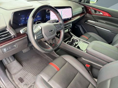 Used 2024 Chevrolet Traverse RS image 4