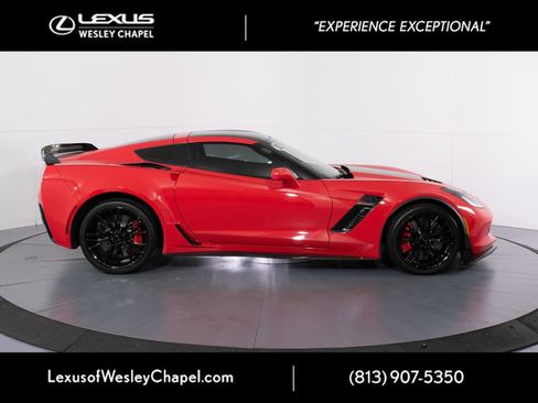 Used 2015 Chevrolet Corvette Z06 w/ 3LZ Preferred Equipment Group RWD image 2