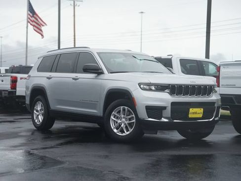 Used 2025 Jeep Grand Cherokee L Laredo w/ Luxury Tech Group I AWD/4WD image 2
