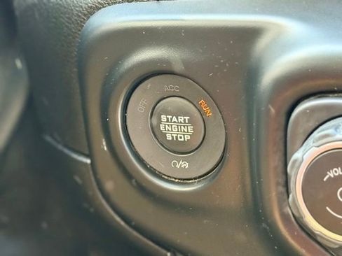 Used 2019 Jeep Wrangler Unlimited Sport w/ Dual Top Group AWD/4WD image 10