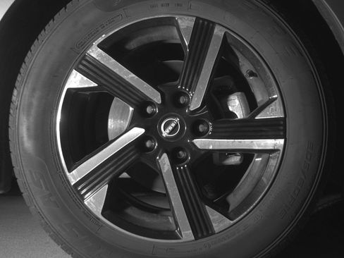 Used 2025 Nissan Sentra SV FWD image 13