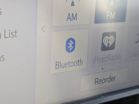 Used 2021 Toyota RAV4 LE image 21