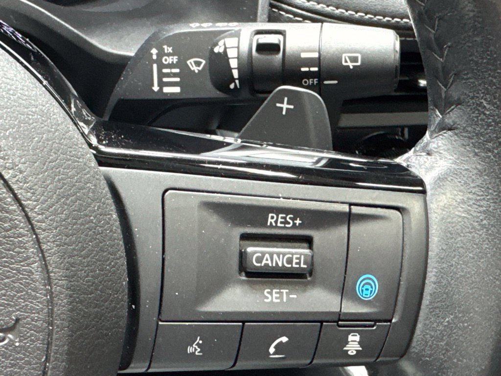 Used 2023 Nissan Rogue SV w/ SV Premium B Package FWD image 11
