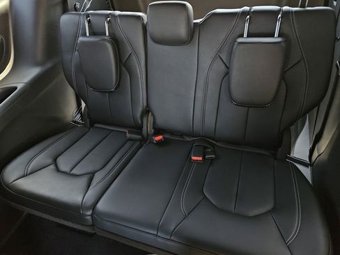 New 2026 Chrysler Voyager LX image 10