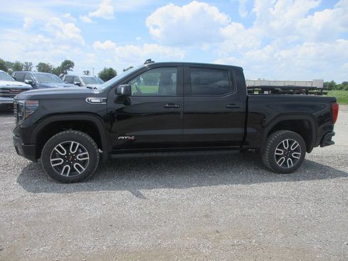 New 2026 GMC Sierra 1500 AT4 w/ AT4 Premium Package AWD/4WD image 11