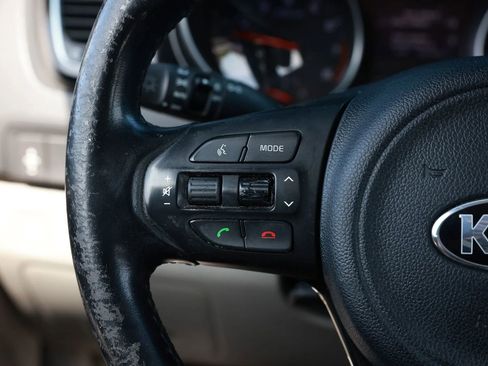 Used 2015 Kia Sedona EX image 30