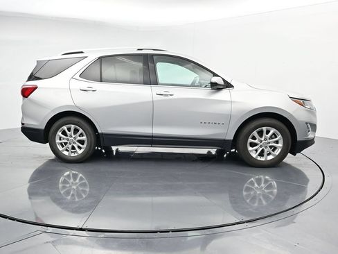 Used 2018 Chevrolet Equinox LT w/ Sun & Infotainment Package FWD image 9