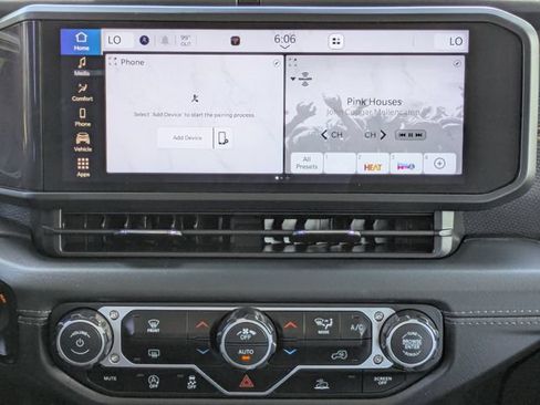 Used 2026 Jeep Gladiator Mojave AWD/4WD image 15
