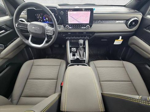 New 2026 Chevrolet Colorado ZR2 w/ Technology Package AWD/4WD image 15
