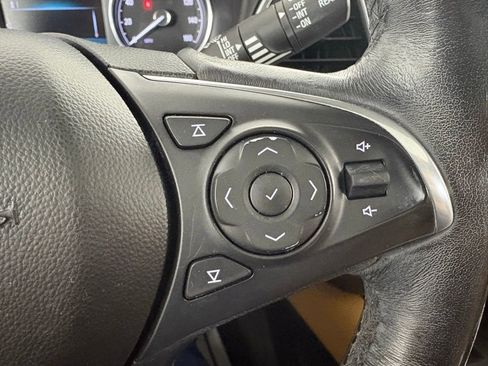 Used 2018 Buick Enclave Essence image 20