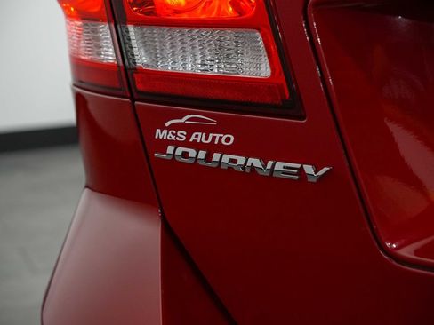 Used 2019 Dodge Journey SE FWD image 11