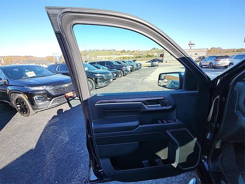 Used 2022 Chevrolet Silverado 1500 LT w/ Protection Package image 13