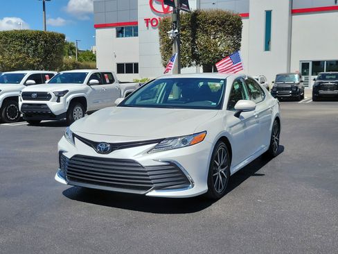 Used 2022 Toyota Camry XLE image 5