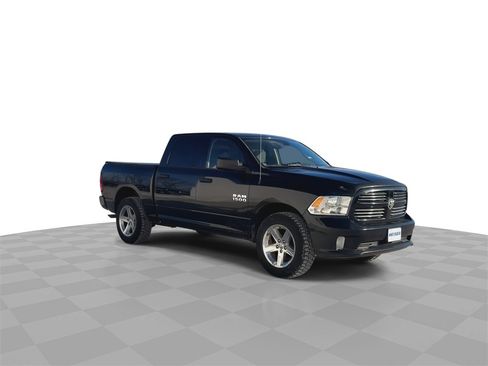 Used 2015 RAM 1500 Express image 2