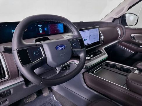New 2026 Ford Expedition Platinum w/ Platinum Ultimate Package AWD/4WD image 9