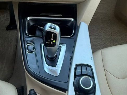 Used 2015 BMW 320i Sedan image 24