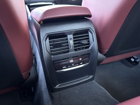 Used 2024 BMW 430i Coupe w/ Convenience Package image 40