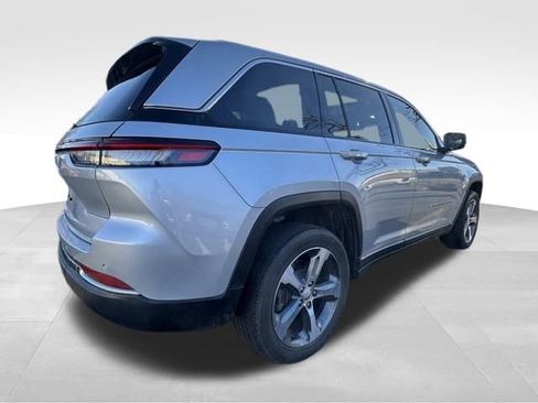 Used 2023 Jeep Grand Cherokee 4WD 4xe image 7