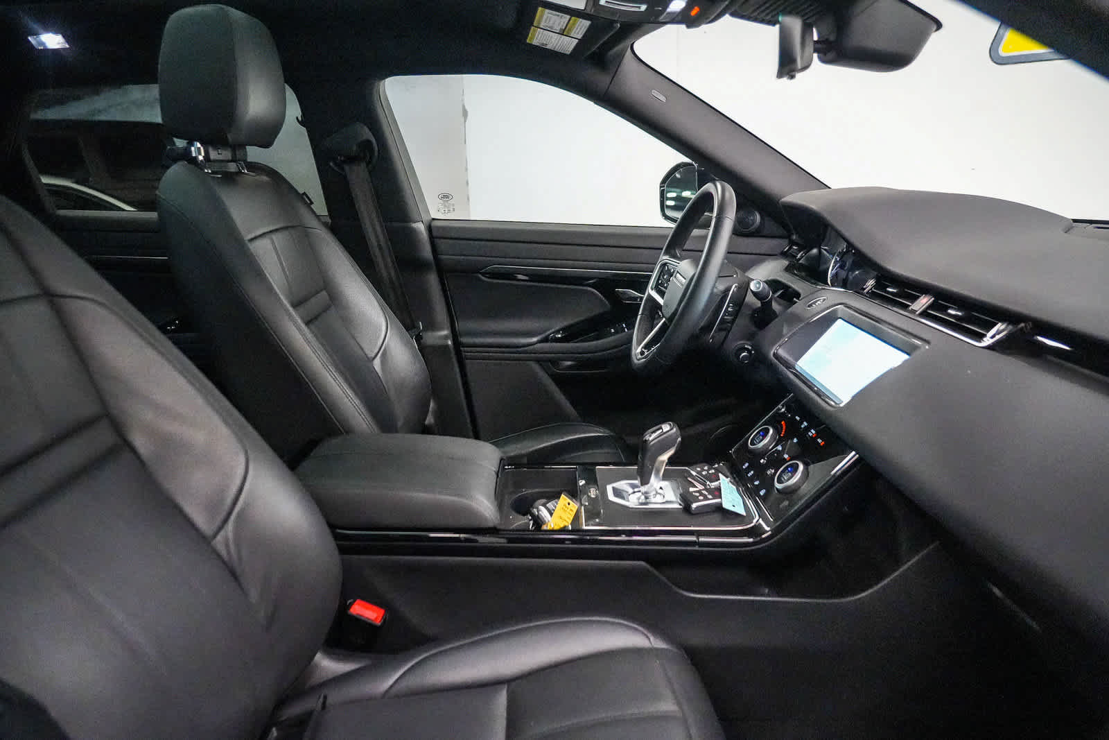Used 2023 Land Rover Range Rover Evoque R-Dynamic S AWD/4WD image 16