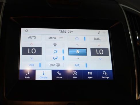 Used 2020 Ford Edge Titanium w/ Equipment Group 301A AWD/4WD image 27
