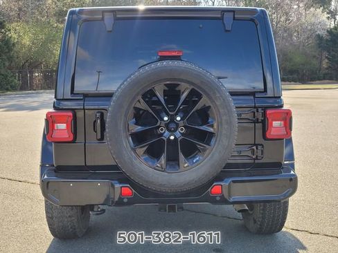 Used 2021 Jeep Wrangler Unlimited Sahara AWD/4WD image 4