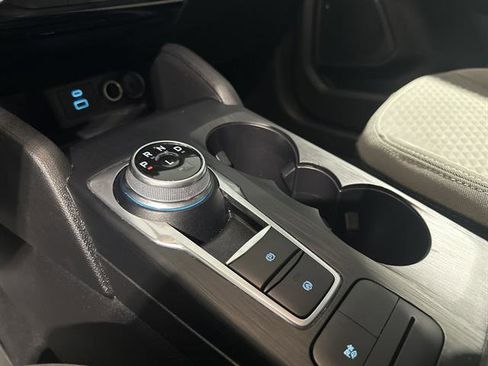 Used 2022 Ford Escape SE image 20