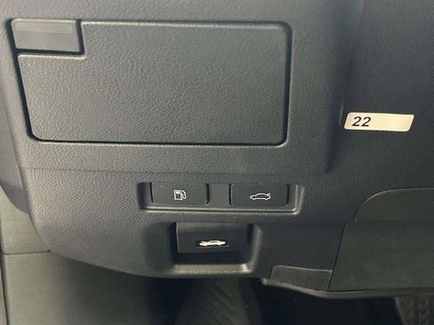 Used 2025 Lexus ES 350 w/ Premium Package FWD image 18