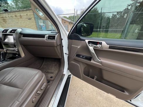 Used 2018 Lexus GX 460 w/ Navigation Package AWD/4WD image 41