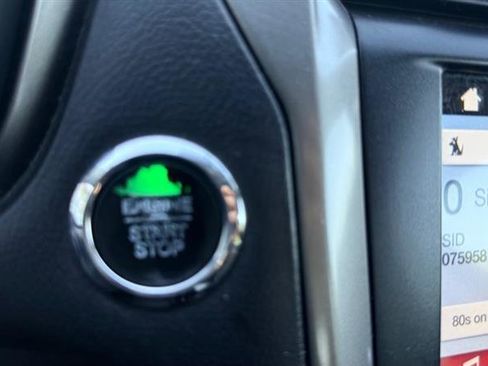 Used 2017 Ford Fusion SE w/ Equipment Group 201A FWD image 15