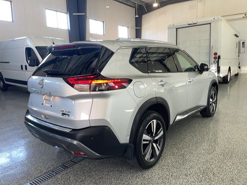 Used 2023 Nissan Rogue SL w/ SL Premium Package AWD/4WD image 18