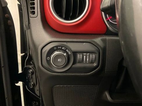 Used 2022 Jeep Wrangler Unlimited Rubicon w/ LED Lighting Group AWD/4WD image 14