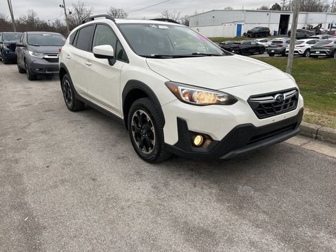 Used 2022 Subaru Crosstrek 2.0i Premium w/ Moonroof Package image 3