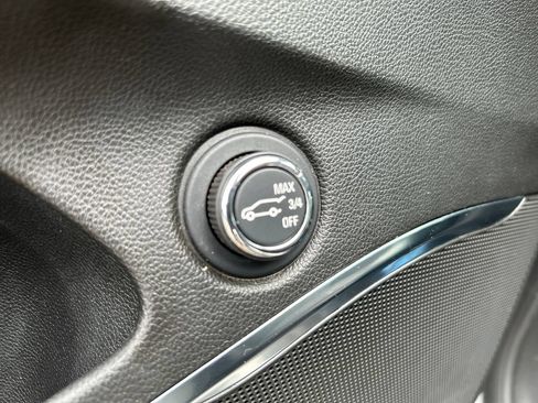 Used 2024 Buick Enclave Premium AWD/4WD image 21