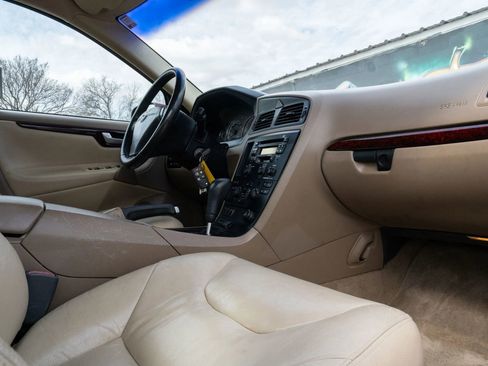 Used 2004 Volvo S60 2.4 image 21