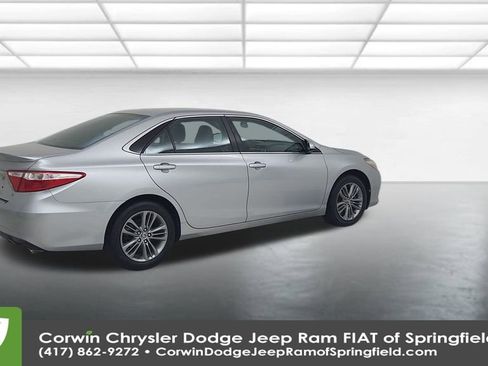 Used 2016 Toyota Camry SE image 15