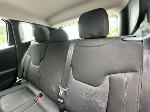 Used 2016 Jeep Renegade Sport w/ Power & Air Group FWD image 14