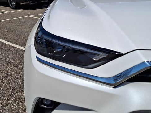 Used 2024 Toyota Grand Highlander Limited image 12