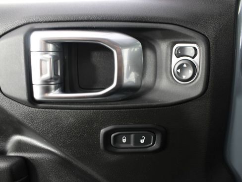 Used 2025 Jeep Wrangler Unlimited Rubicon 4xe AWD/4WD image 14