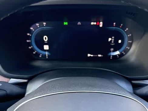 Used 2023 Volvo XC60 B5 Plus image 13