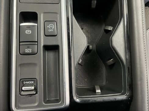 Used 2025 Nissan Pathfinder SL FWD image 56