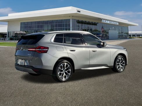 Used 2025 BMW X3 xDrive30i w/ Premium Package image 11