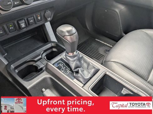 Used 2021 Toyota Tacoma TRD Off-Road w/ TRD Premium Off Road Package AWD/4WD image 25