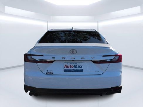 Used 2025 Toyota Camry SE FWD image 4
