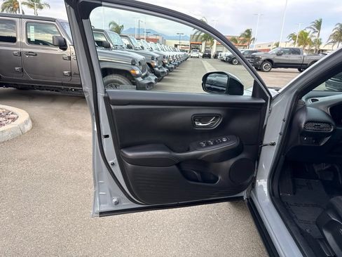 Used 2024 Honda HR-V Sport image 11