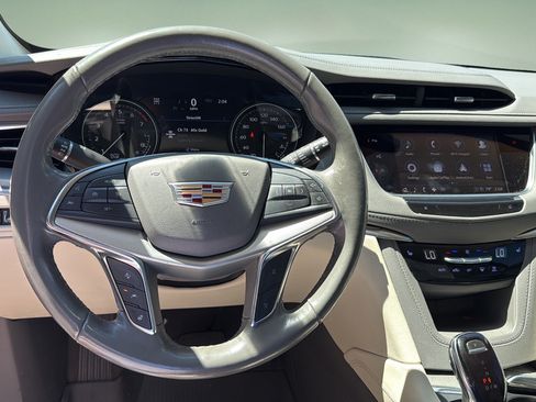 Used 2022 Cadillac XT5 Premium Luxury w/ Technology Package AWD/4WD image 30