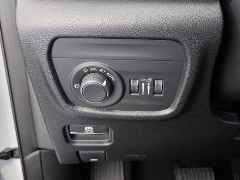 New 2025 Jeep Grand Cherokee L Altitude AWD/4WD image 26