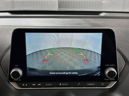 Used 2025 Nissan Sentra SV FWD image 22