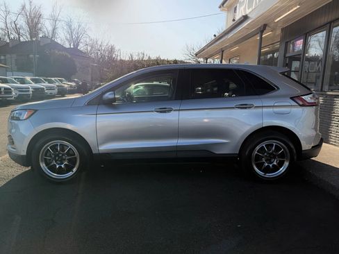 Used 2019 Ford Edge Titanium w/ Equipment Group 301A image 4